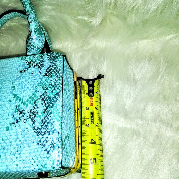 (NEW)! Blue Ice Snake Skin Square Bag! - Picture 5 of 8